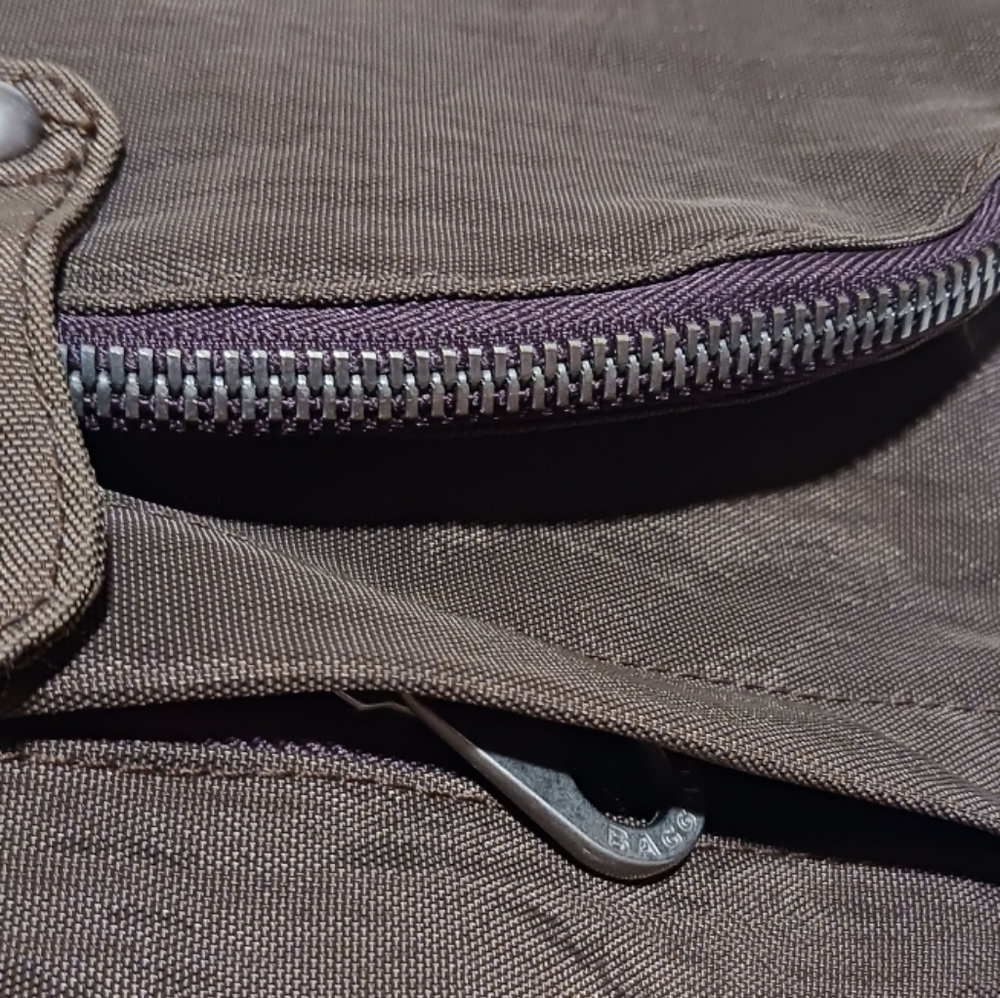 Baggallini Dublin Shoulder Crossbody Bag Detachable Wallet Retired - Picture 7 of 14